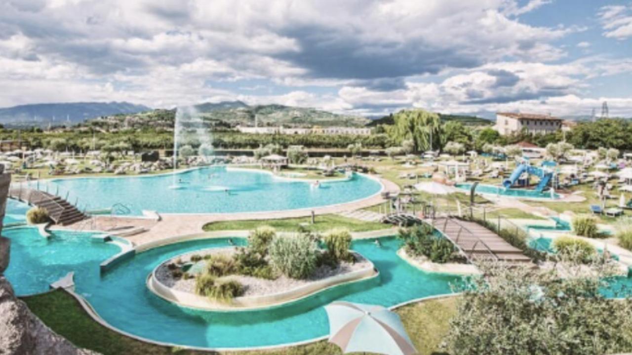 Villa Poggio Ulivo Pool-Apartments Rivoli Veronese Extérieur photo
