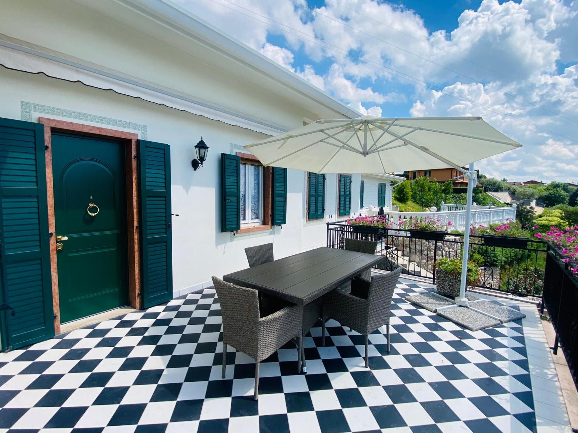 Villa Poggio Ulivo Pool-Apartments Rivoli Veronese Extérieur photo