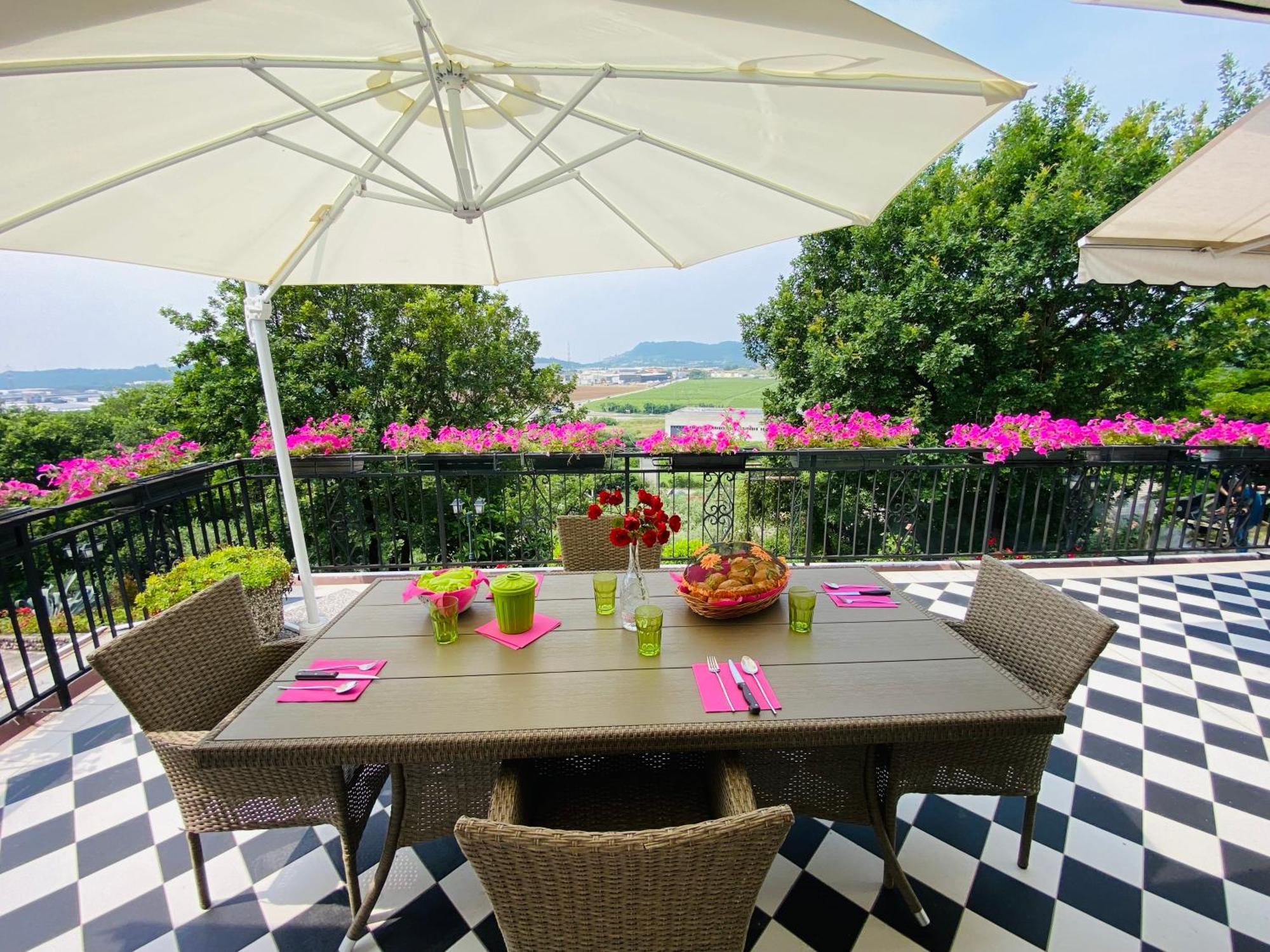 Villa Poggio Ulivo Pool-Apartments Rivoli Veronese Extérieur photo